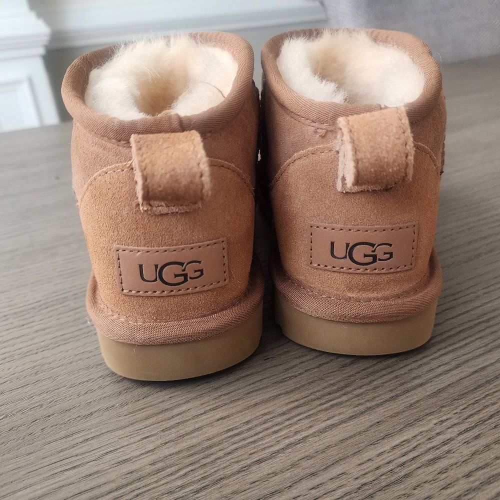 New Ultra mini Ugg with no box
